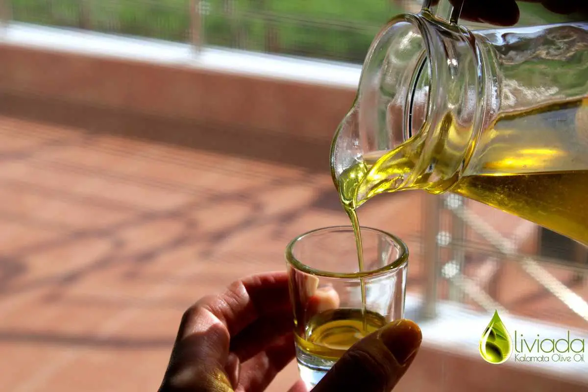 7 Benefits Of Drinking Kalamata Olive Oil First Thing In The Morning ...